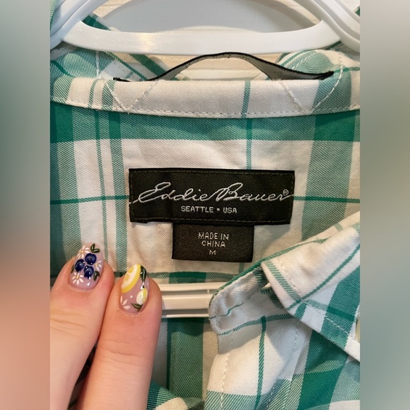 Men’s Eddie Bauer casual button down - Picture 2 of 3